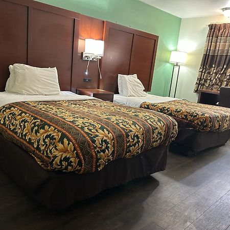 Hillcrest Motel By Oyo Aurora Near Lawrenceburg Ngoại thất bức ảnh