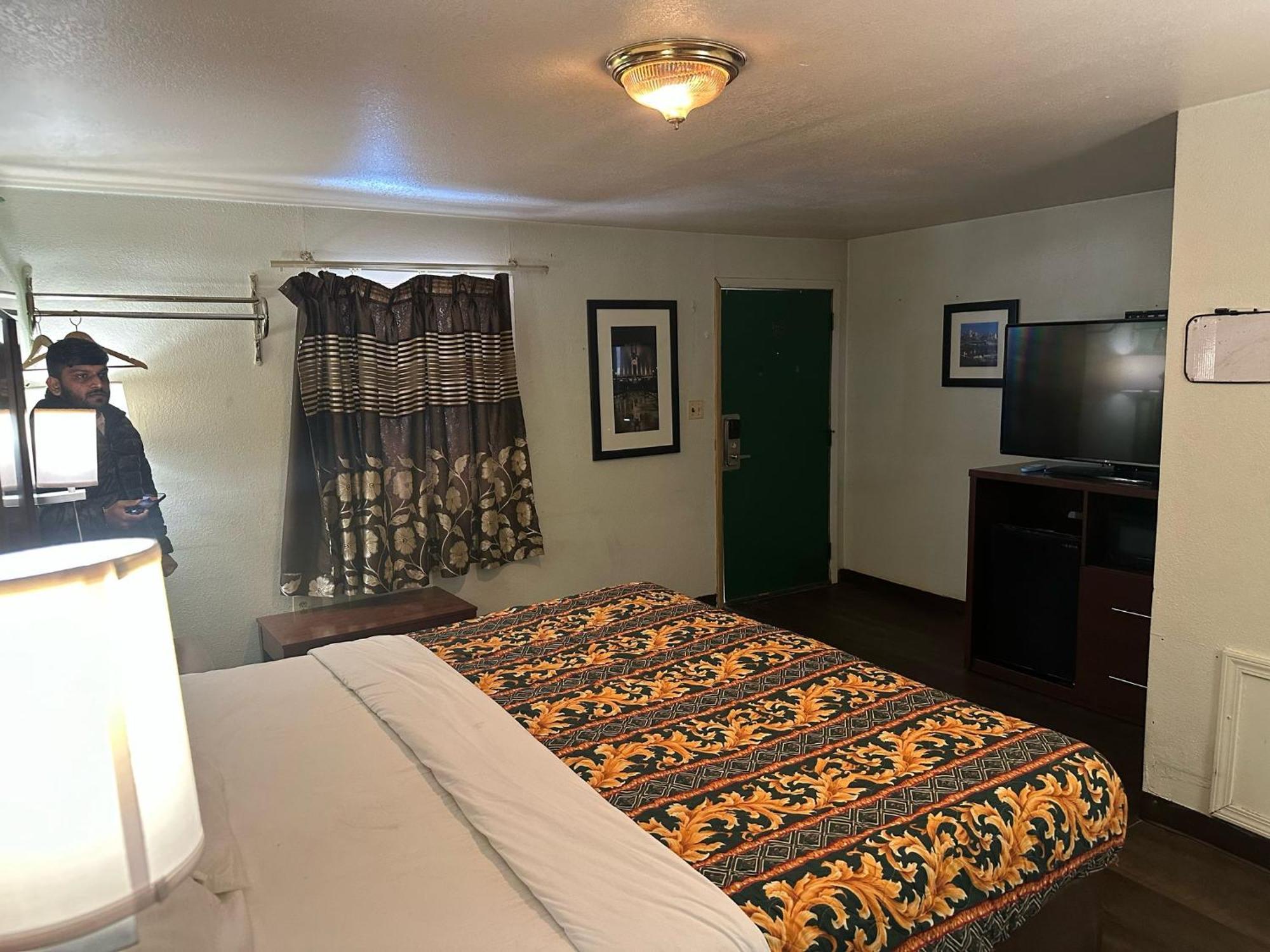 Hillcrest Motel By Oyo Aurora Near Lawrenceburg Ngoại thất bức ảnh
